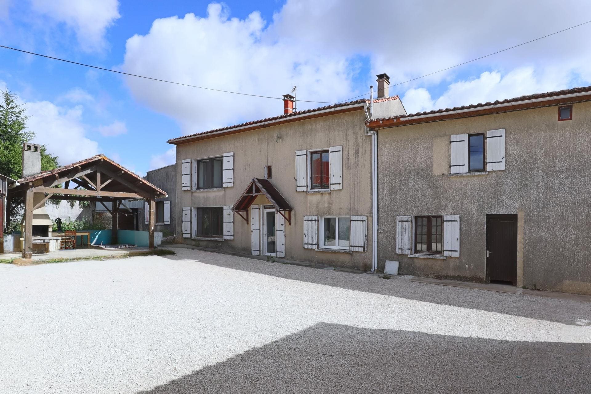 Maison à vendre, 148m², Loubillé