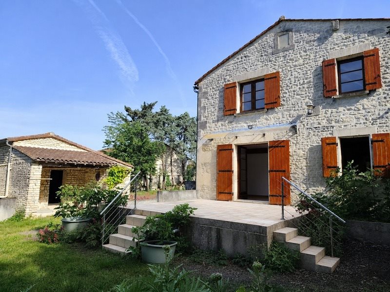 Maison à vendre, 170m², Hiersac