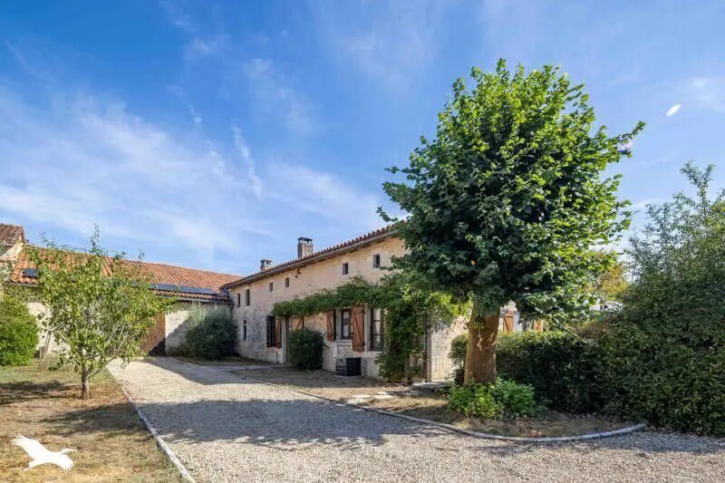 Maison à vendre, 294m², Nanteuil-en-Vallée