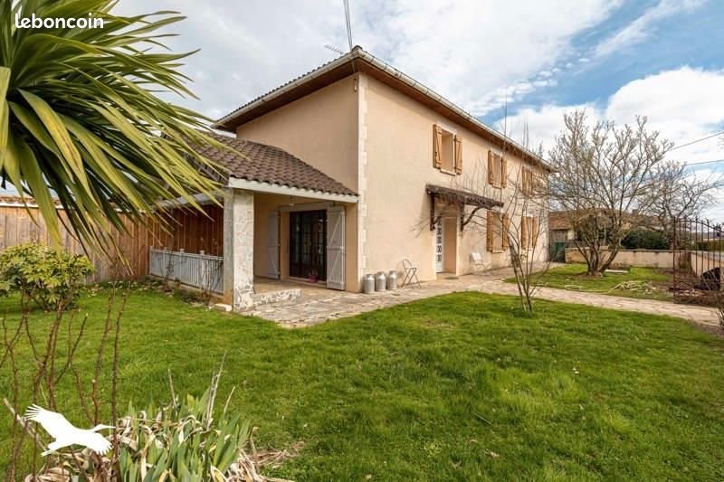 Maison à vendre, 136m², Nanteuil-en-Vallée