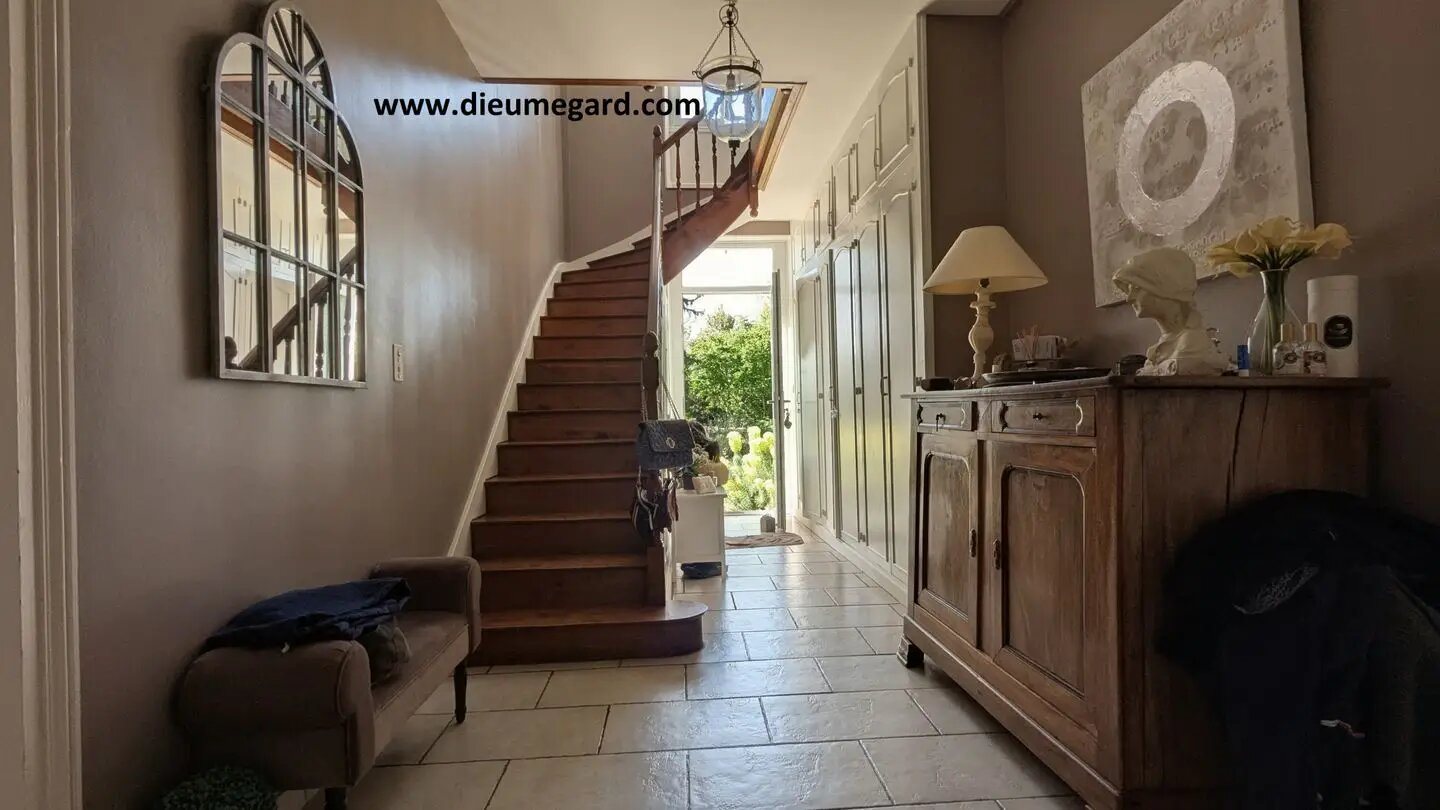 Maison à vendre, 183m², La Crèche