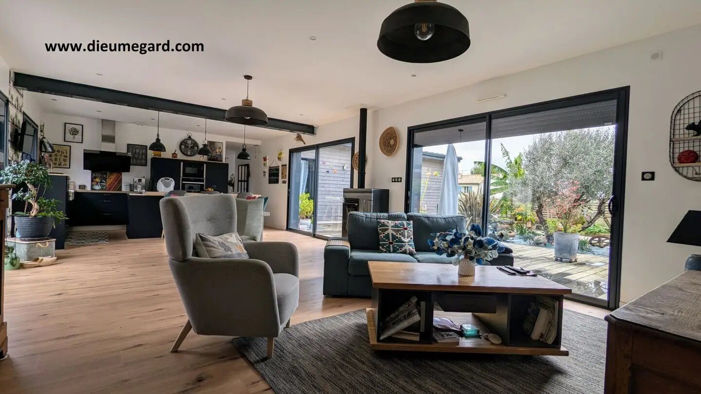 Maison à vendre, 128m², Azay-le-Brûlé