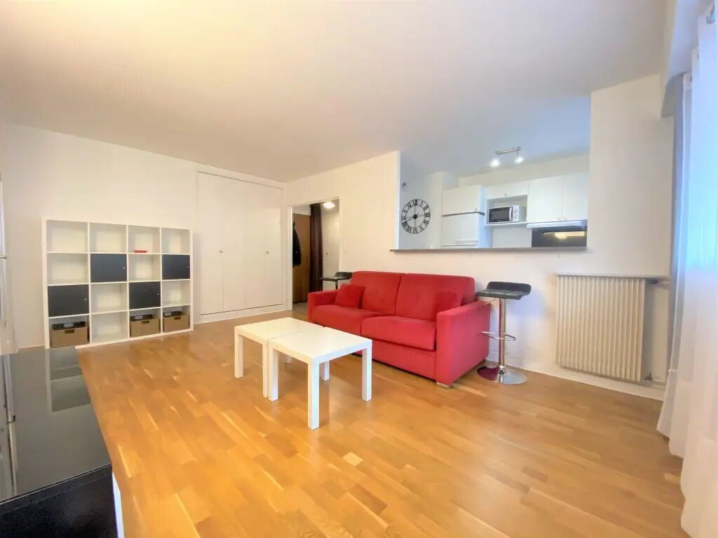 Appartement à louer, 45m², Courbevoie
