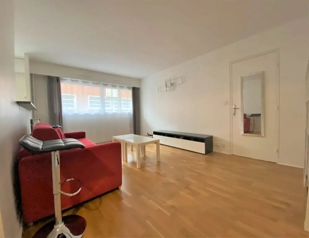 Appartement à louer, 45m², Courbevoie