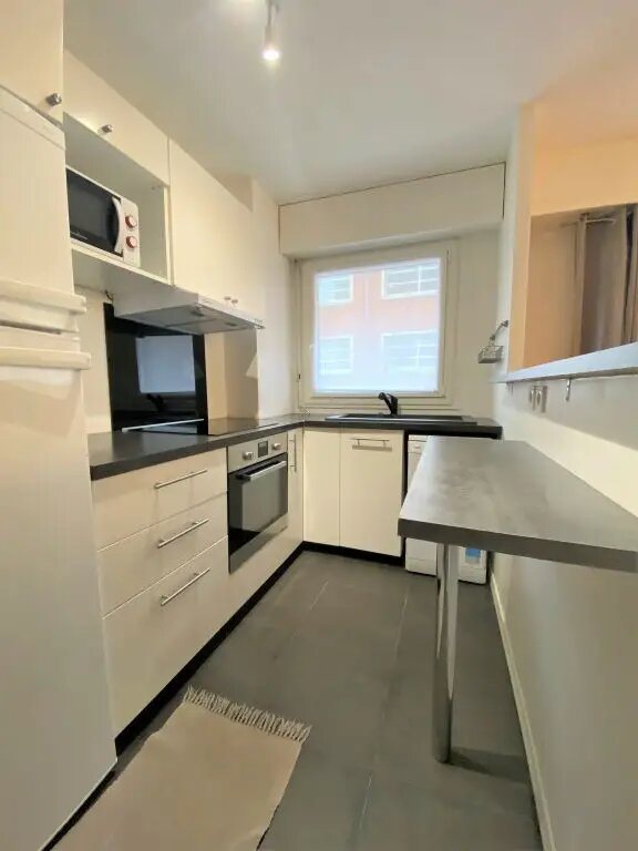 Appartement à louer, 45m², Courbevoie