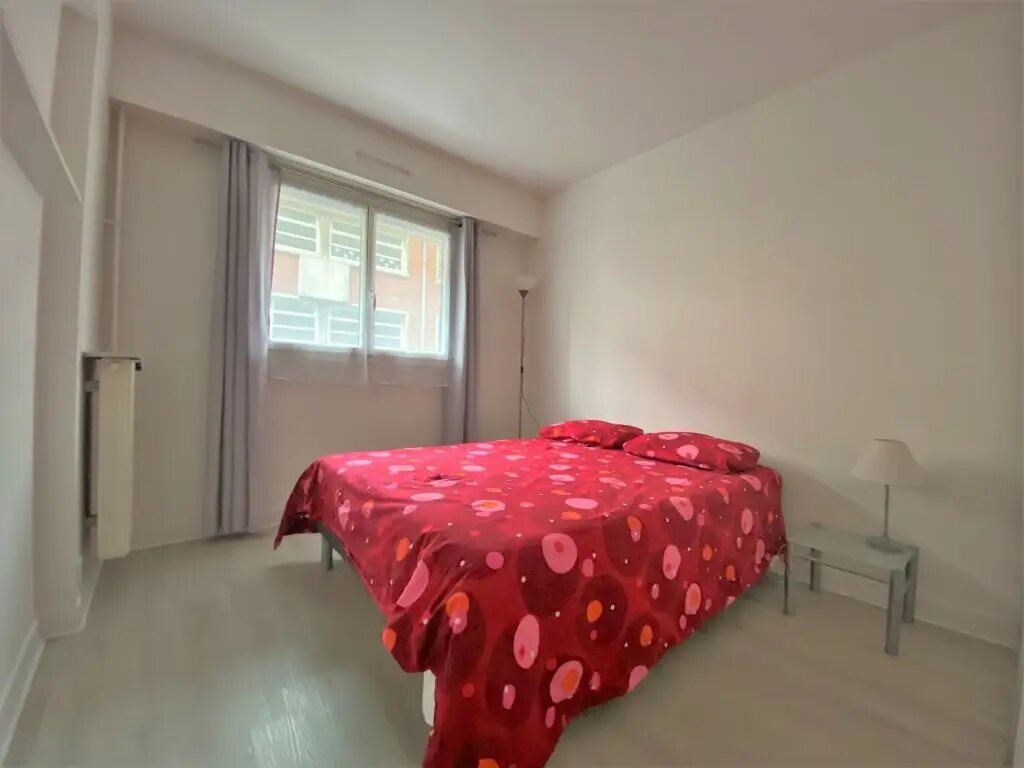 Appartement à louer, 45m², Courbevoie