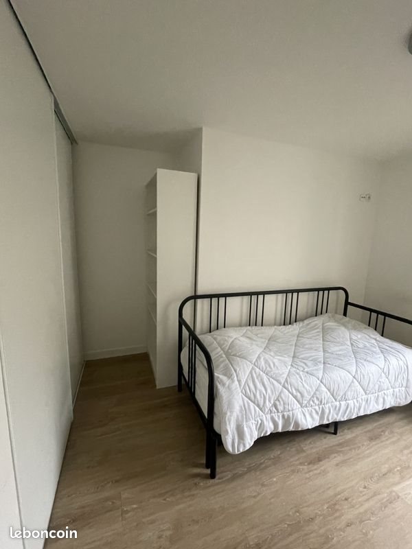 Appartement à louer, 18m², Courbevoie
