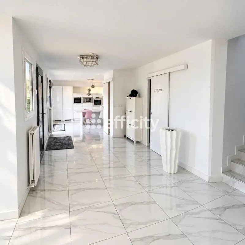 Maison à vendre, 180m², Vaulx-en-Velin