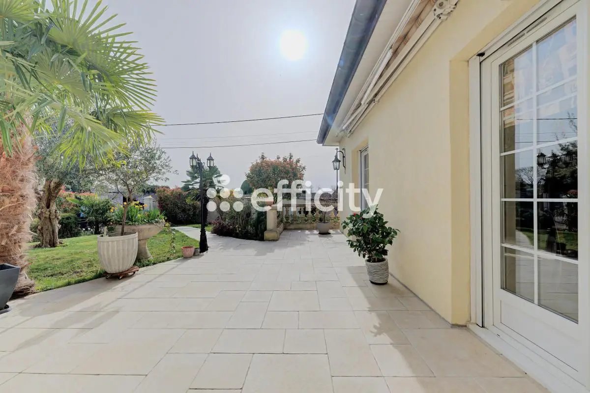 Maison à vendre, 222m², Montfermeil