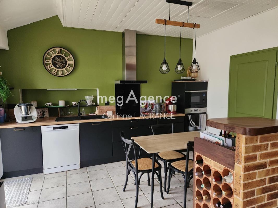 Maison à vendre, 120m², Saint-Léon-sur-l'Isle