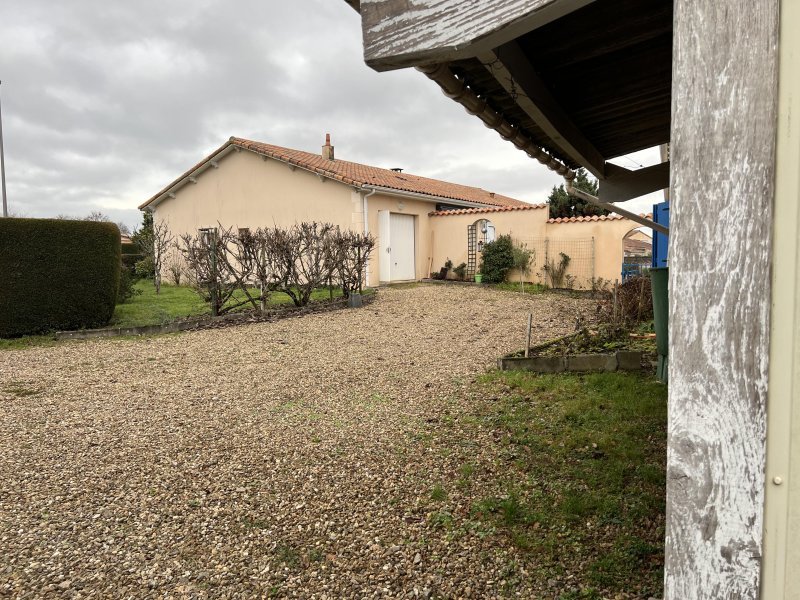 Maison à vendre, 3m², Confolens