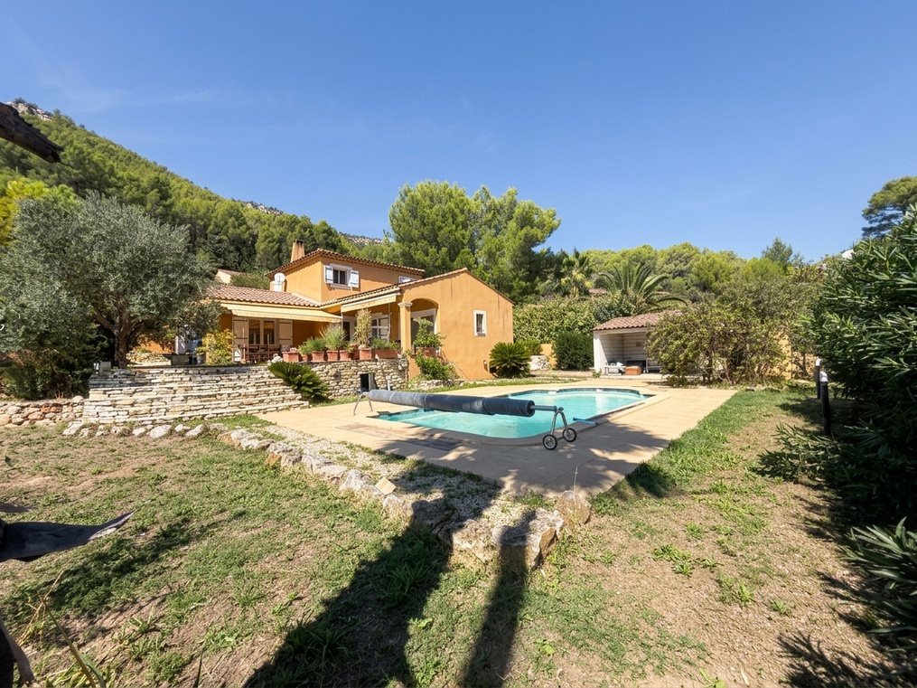 Maison à vendre, 138m², Cuges-les-Pins