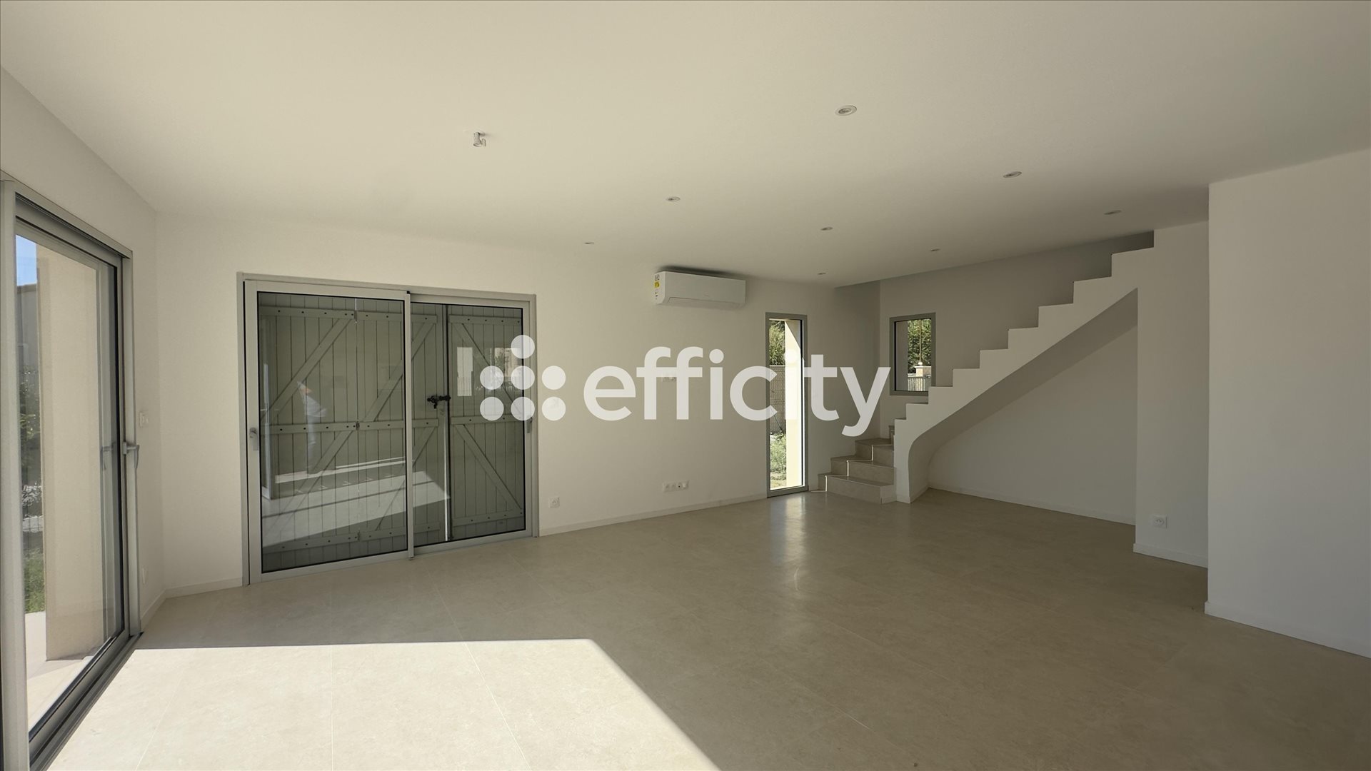Maison à vendre, 4m², Mazan