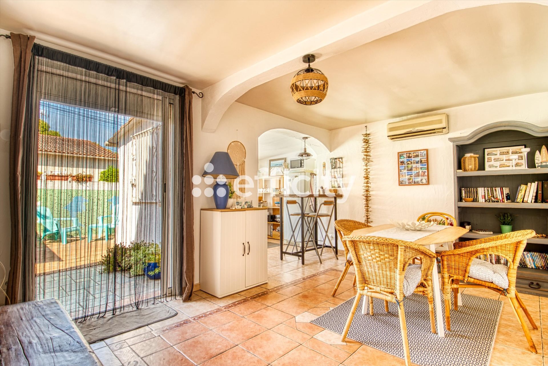Maison à vendre, 97m², Saint-Mitre-les-Remparts