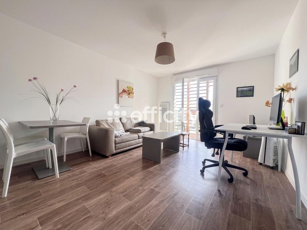 Appartement à vendre, 1m², Niort