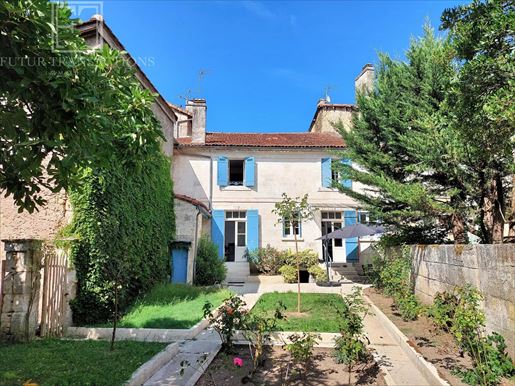 Maison 5 pièces 140 m² · à Brantôme en Périgord · 140 m² · 398 900 €