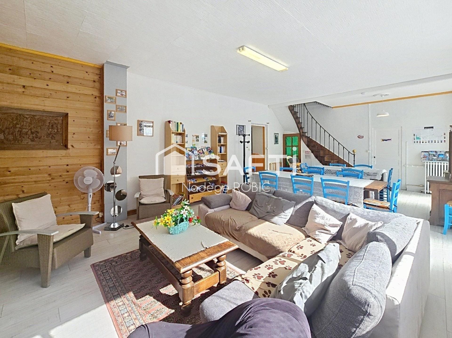 Maison à vendre, 167m², Etriché