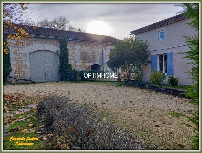 Maison à vendre, 211m², Aubeterre-sur-Dronne
