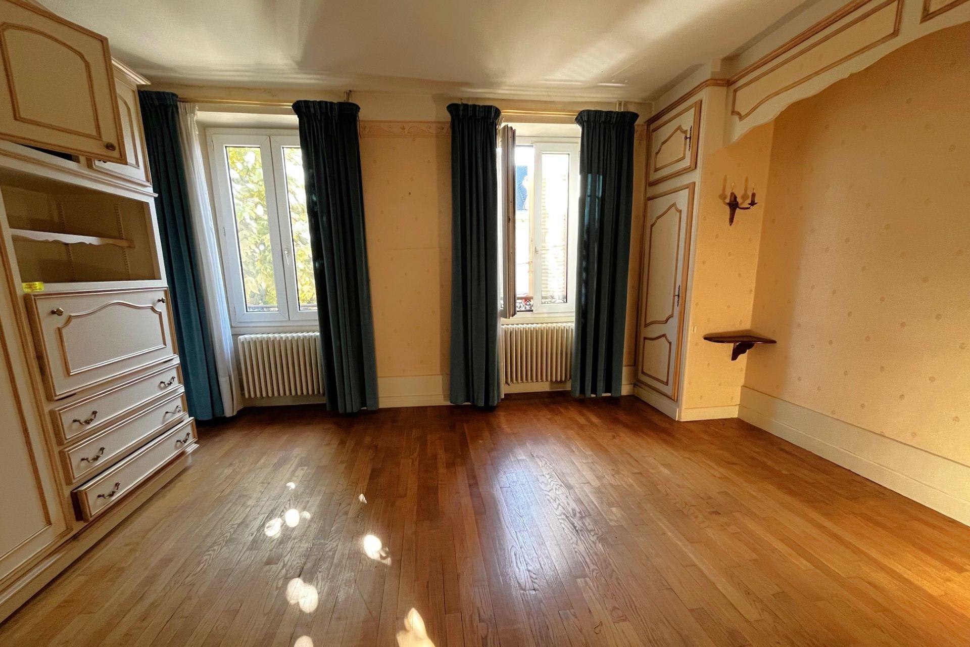 Maison à vendre, 200m², Gourdon
