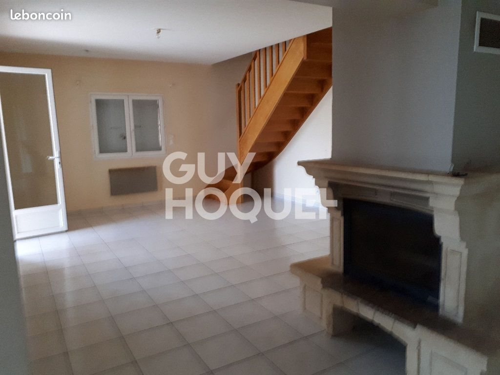 Maison à louer, 92m², Aubenas