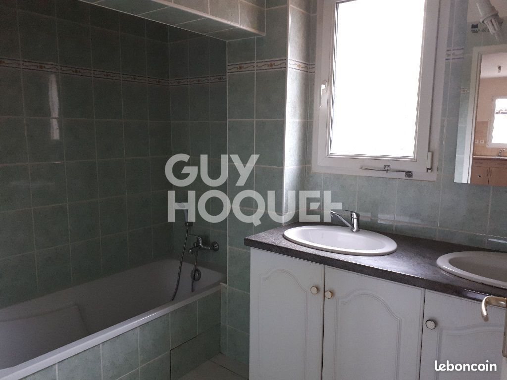 Maison à louer, 92m², Aubenas