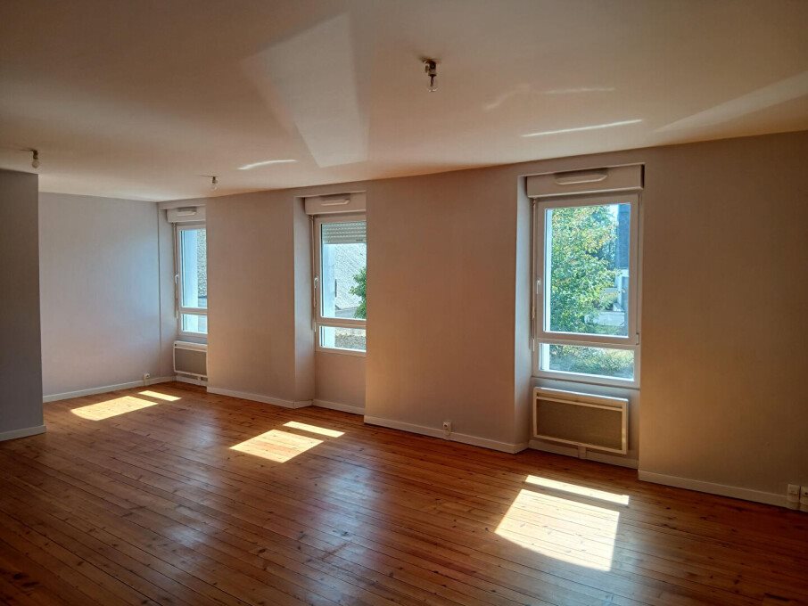 Appartement à louer, 81m², Plumergat