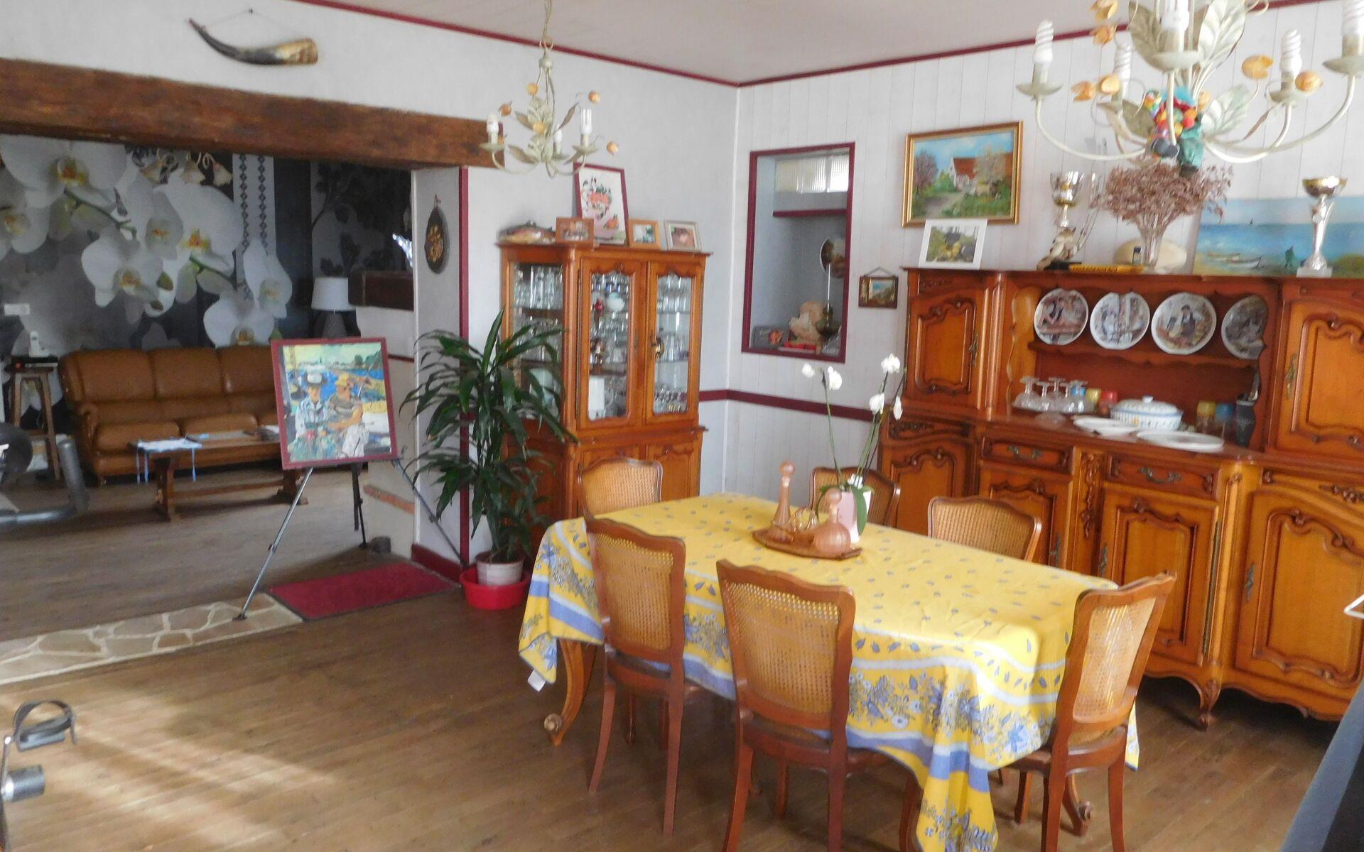 Maison à vendre, 125m², Saint-Yrieix-la-Perche