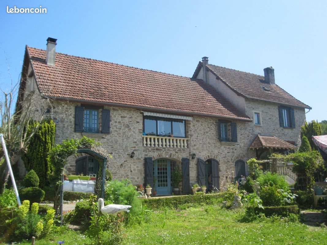 Maison à vendre, 262m², Saint-Yrieix-la-Perche
