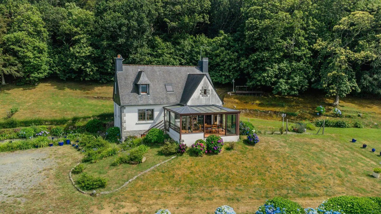 Maison à vendre, 109m², Trélévern