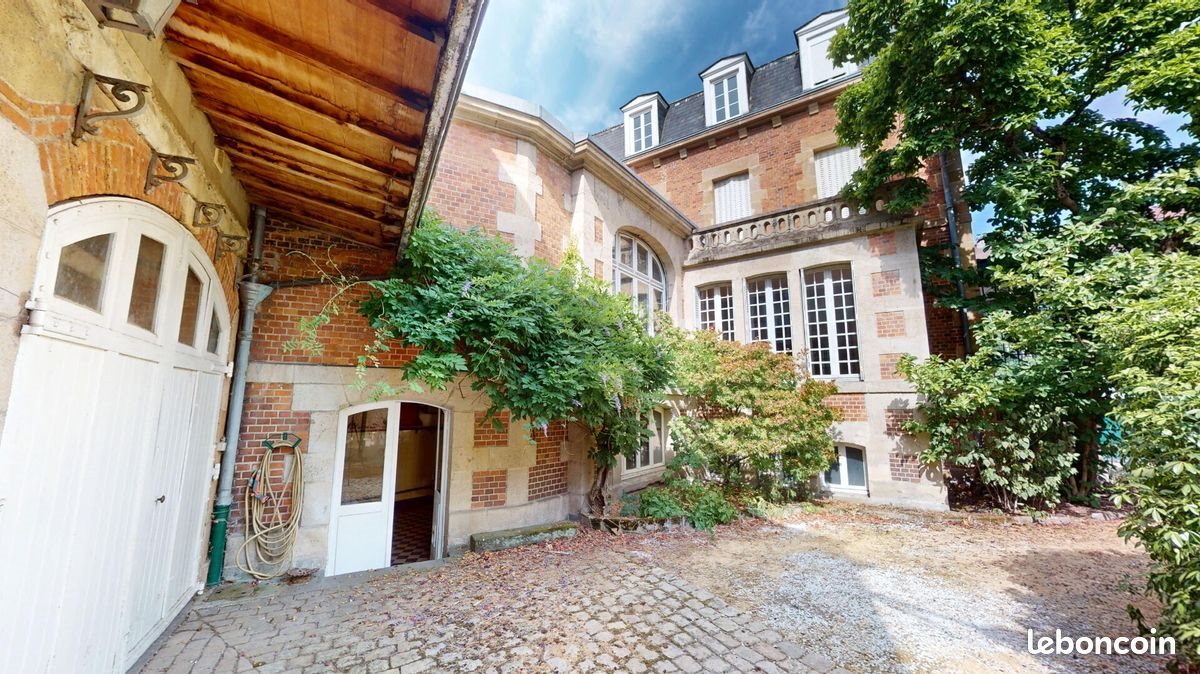 Maison à louer, 307m², Moulins