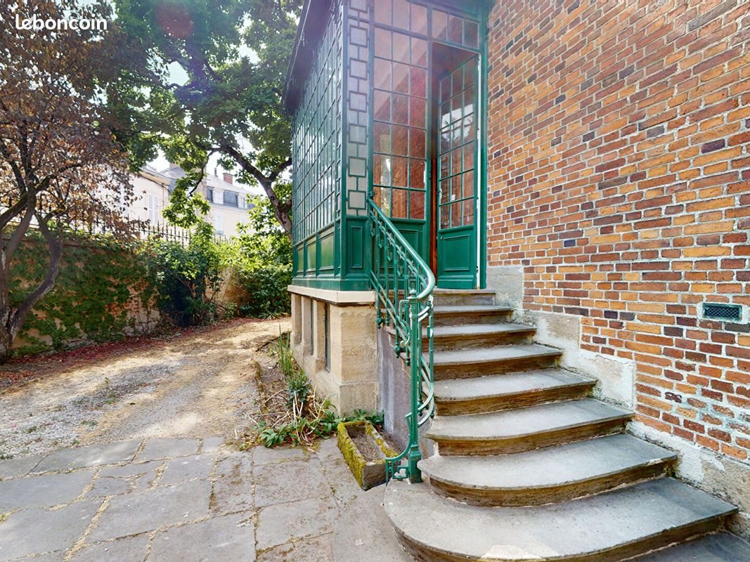 Maison à louer, 307m², Moulins