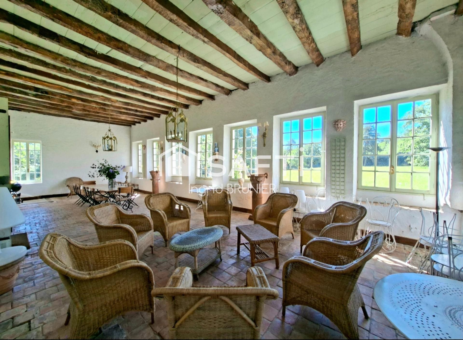 Maison à vendre, 585m², Chazey-Bons
