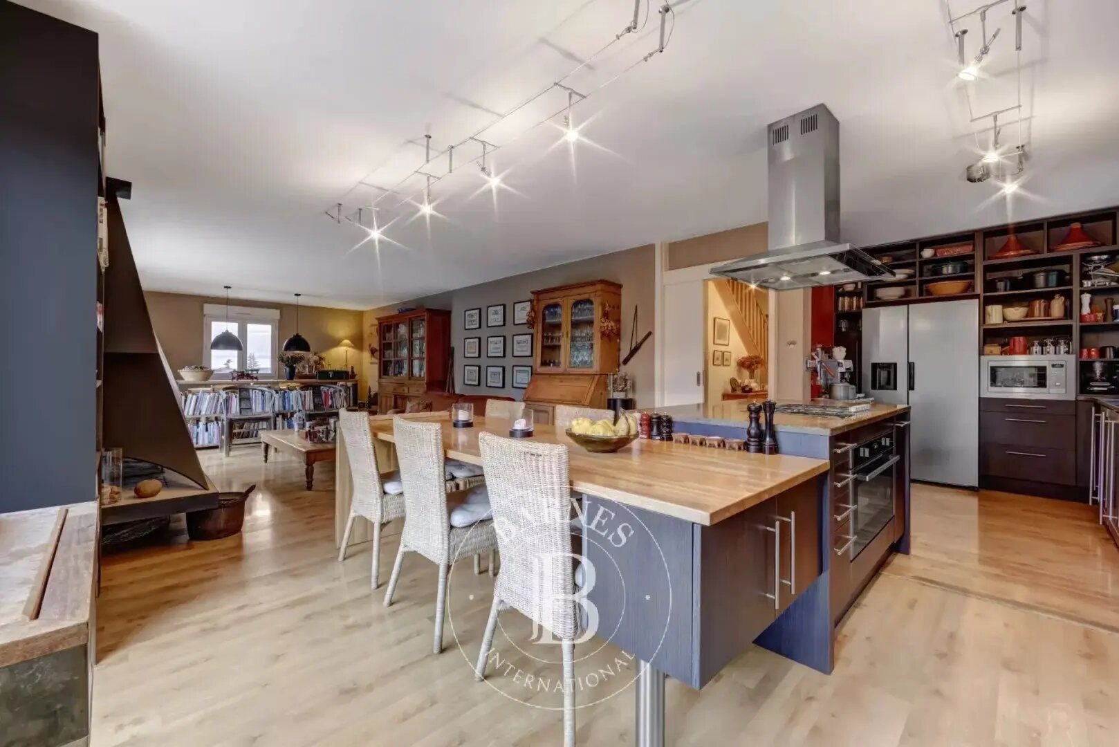 Maison à vendre, 239m², Archamps