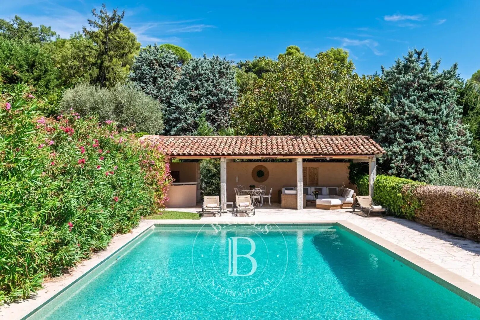 Maison à louer, 300m², Châteauneuf-Grasse