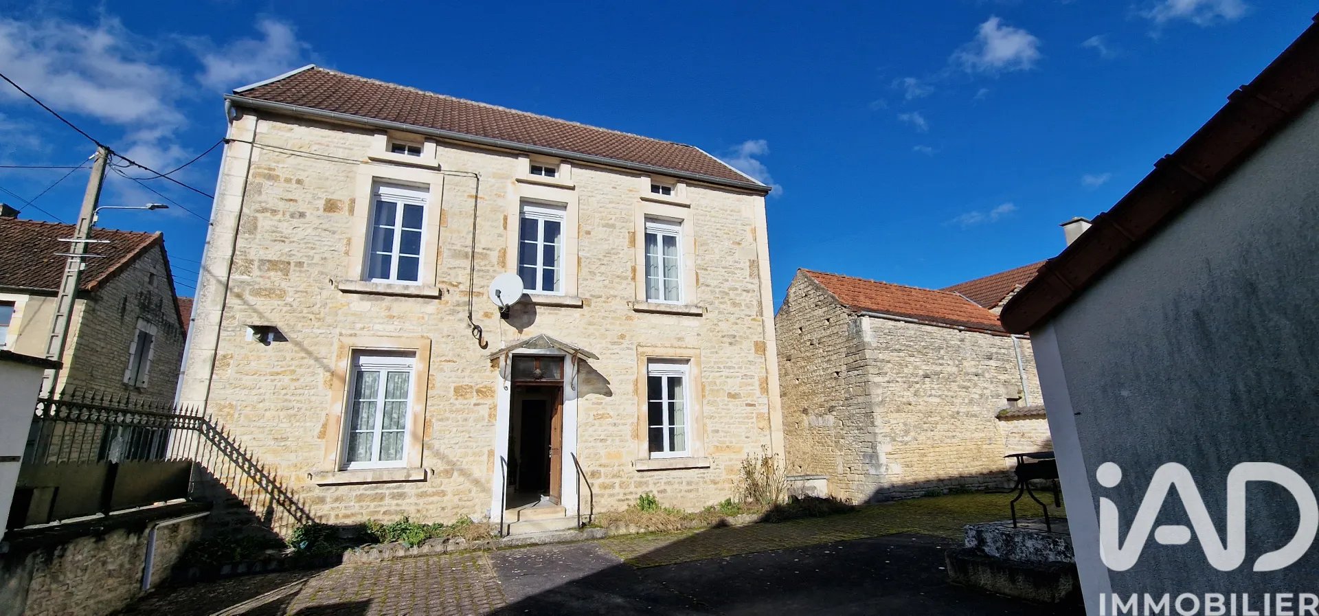 Maison à vendre, 122m², Lézinnes