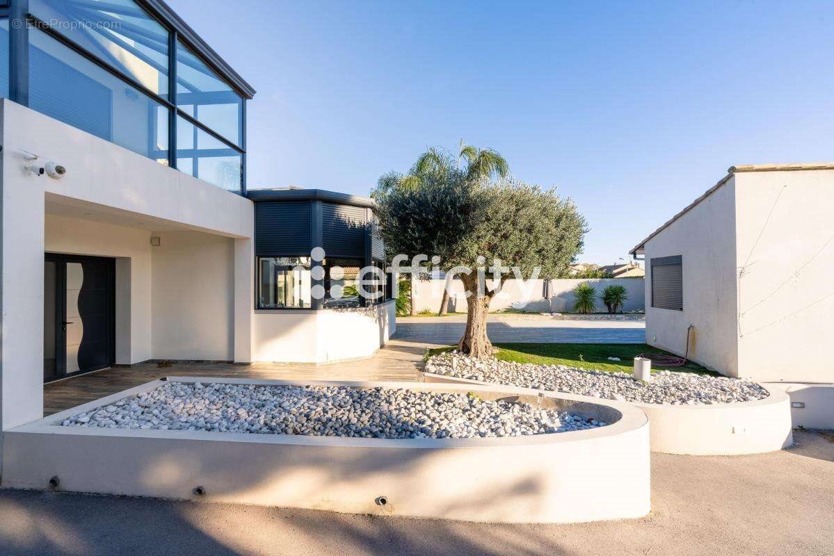 Maison à vendre, 344m², Vias