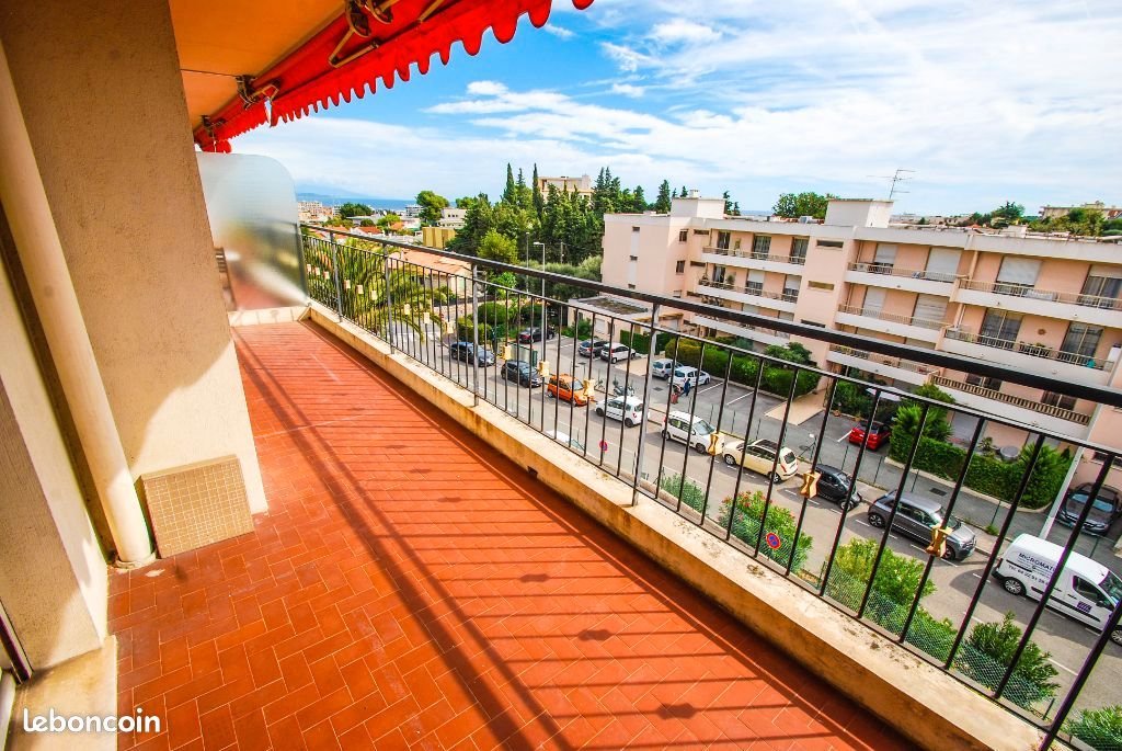 Appartement à louer, 68m², Antibes