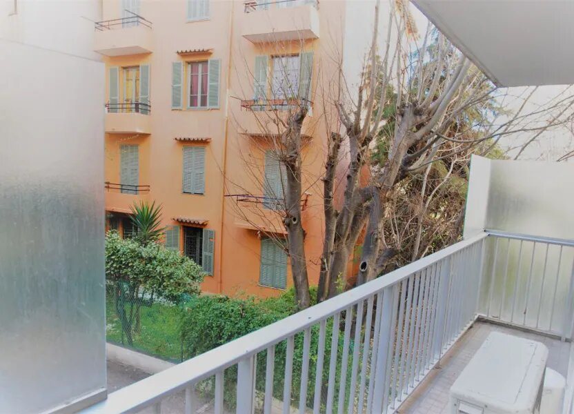 Appartement à louer, 29m², Antibes