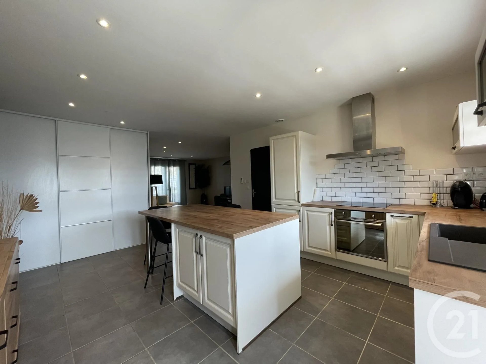 Maison à louer, 87m², Pezens