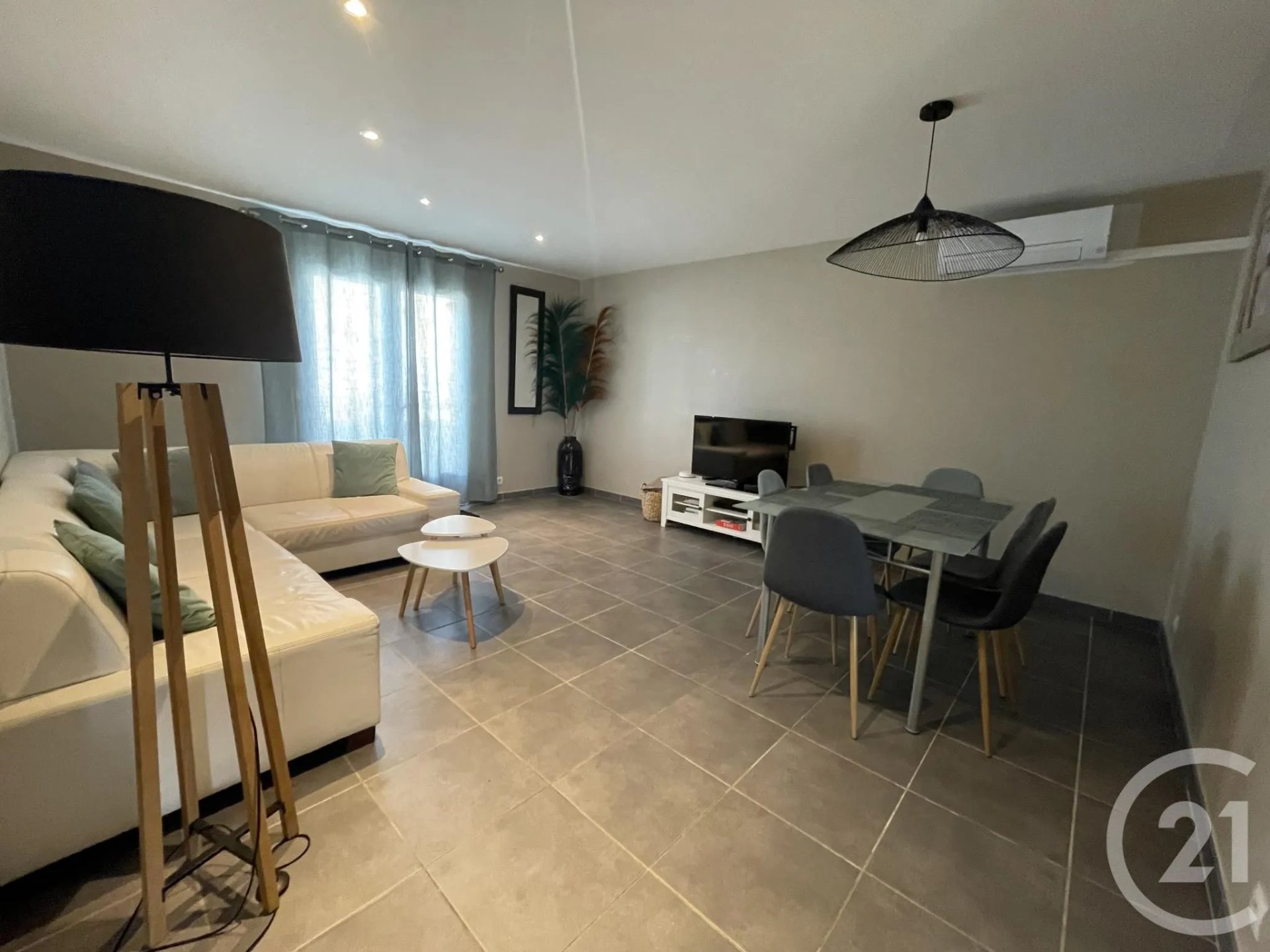 Maison à louer, 87m², Pezens