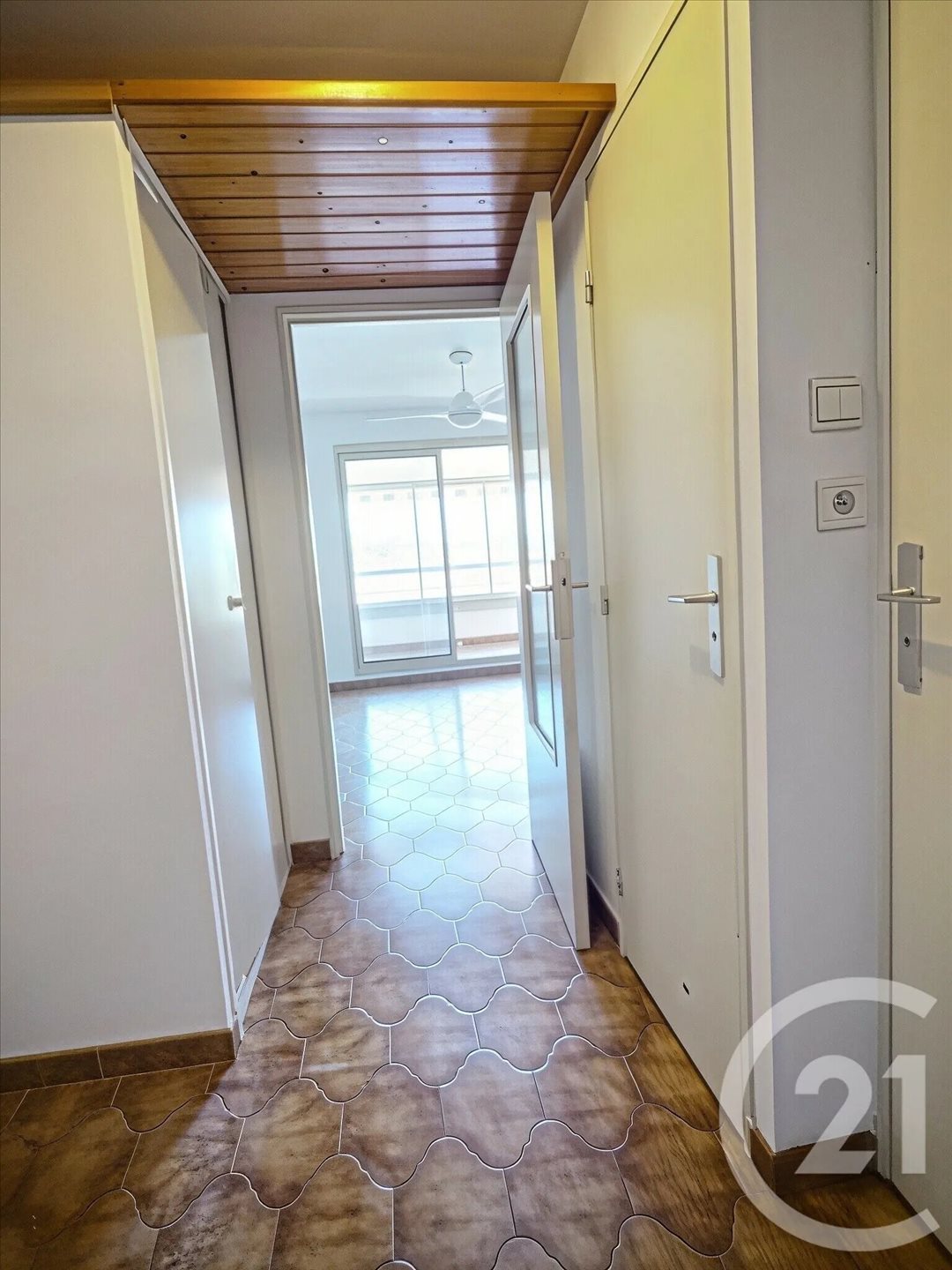 Appartement à louer, 22m², La Londe-les-Maures