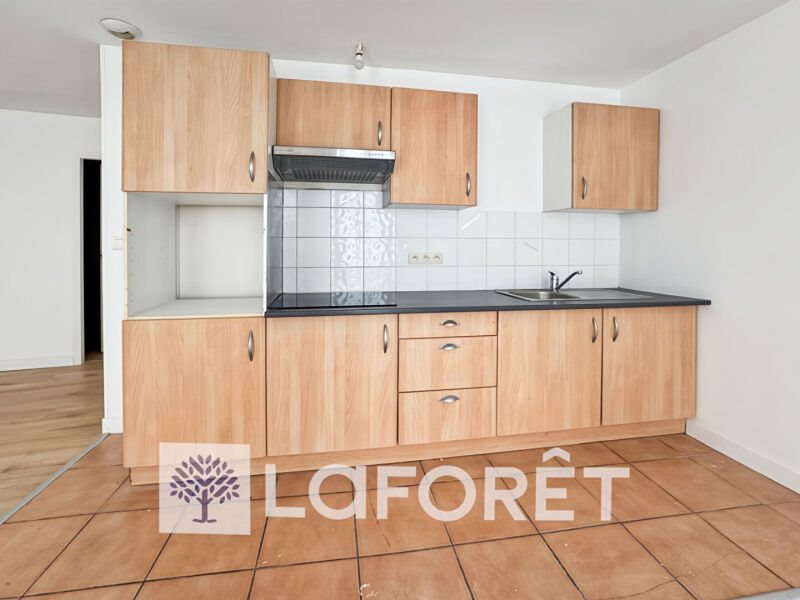 Appartement à louer, 77m², Pons