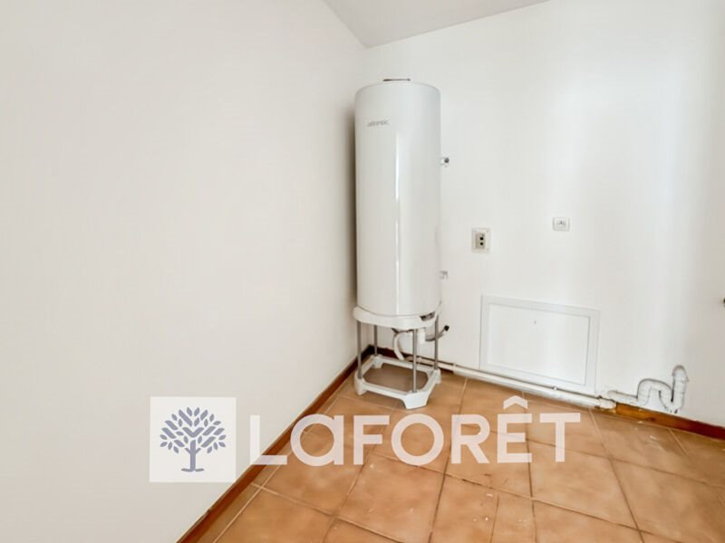Appartement à louer, 77m², Pons