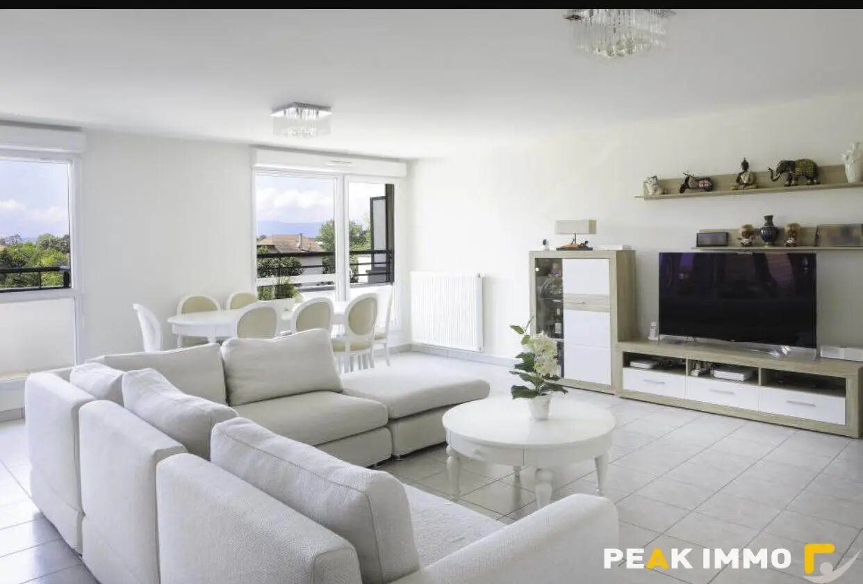 Appartement à louer, 114m², Etrembières