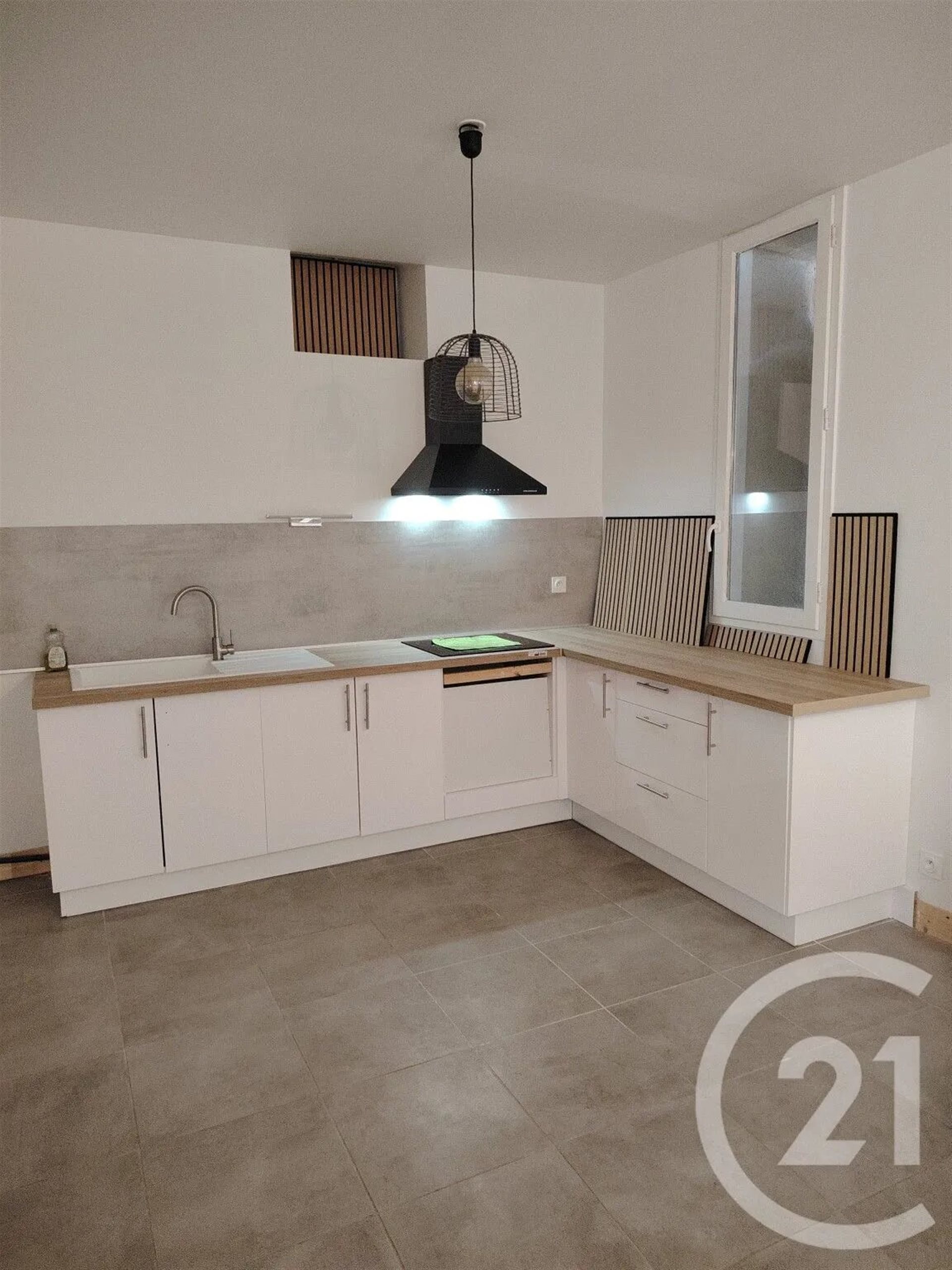 Maison à louer, 66m², Preignac