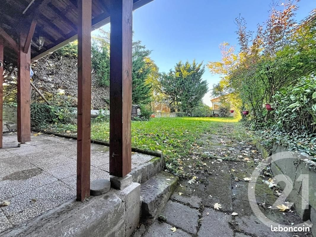 Maison à vendre, 217m², Mozac