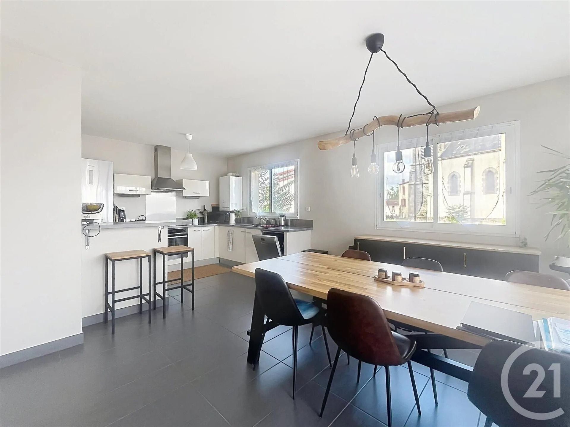 Maison à louer, 105m², Lussat