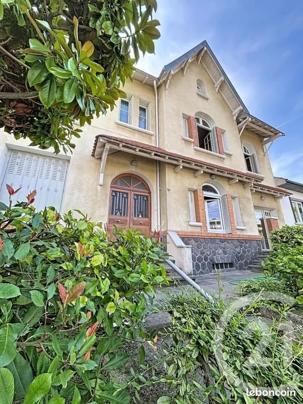 Maison à vendre, 245m², Riom