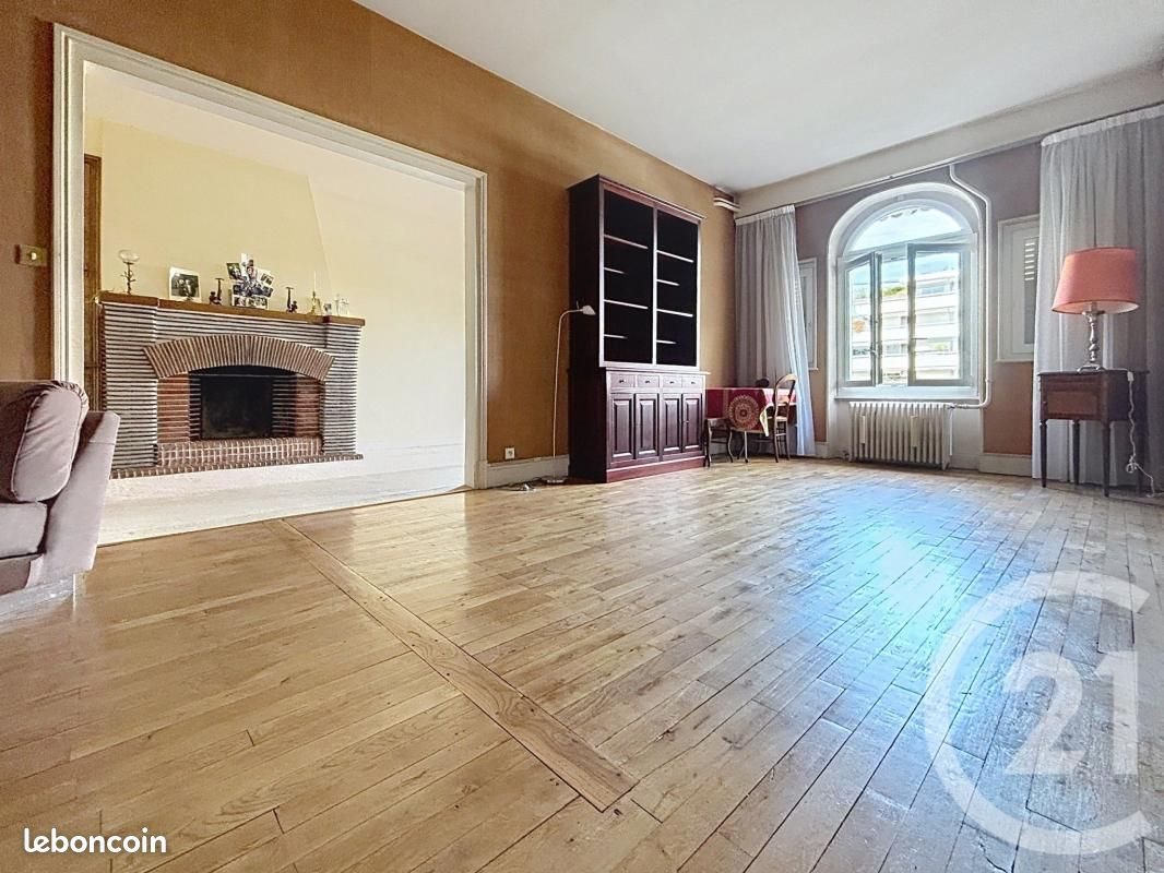 Maison à vendre, 245m², Riom