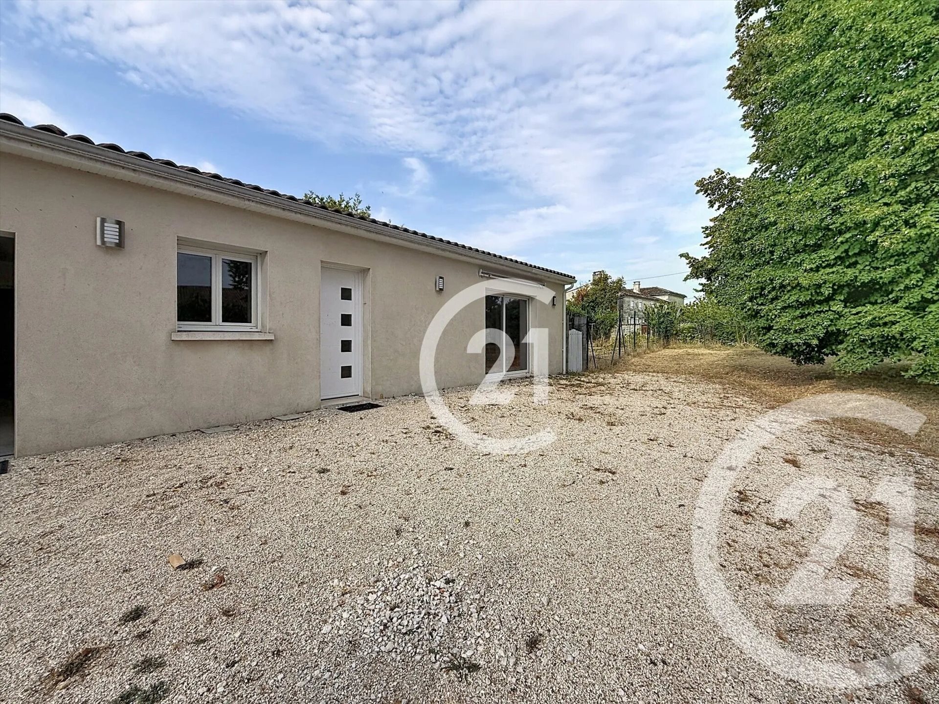 Maison à louer, 84m², Chassors